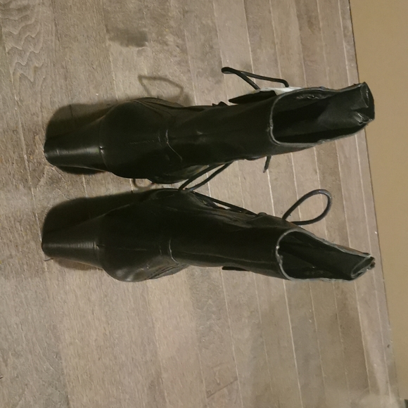 Kenneth Cole Black Lace-up boots size 7.5 (Brand New, never wear) - Picture 3 of 4
